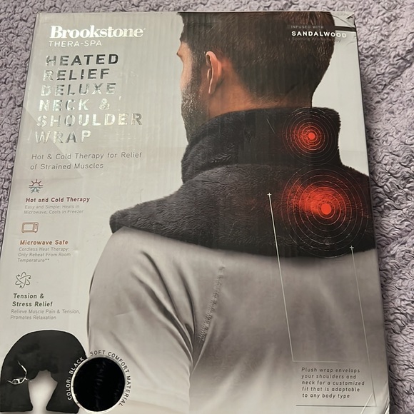 Brookstone Theraspa Herbal Hot & Cold Neck Wrap - Picture 2 of 5